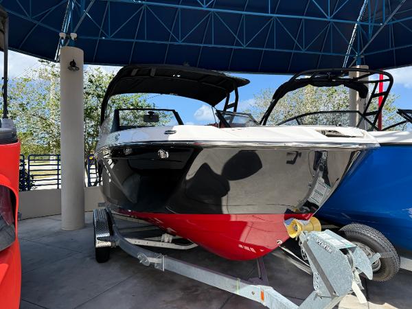 2025 Yamaha Boats 222SD