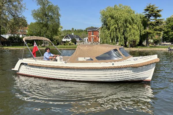 Interboat Intender 820