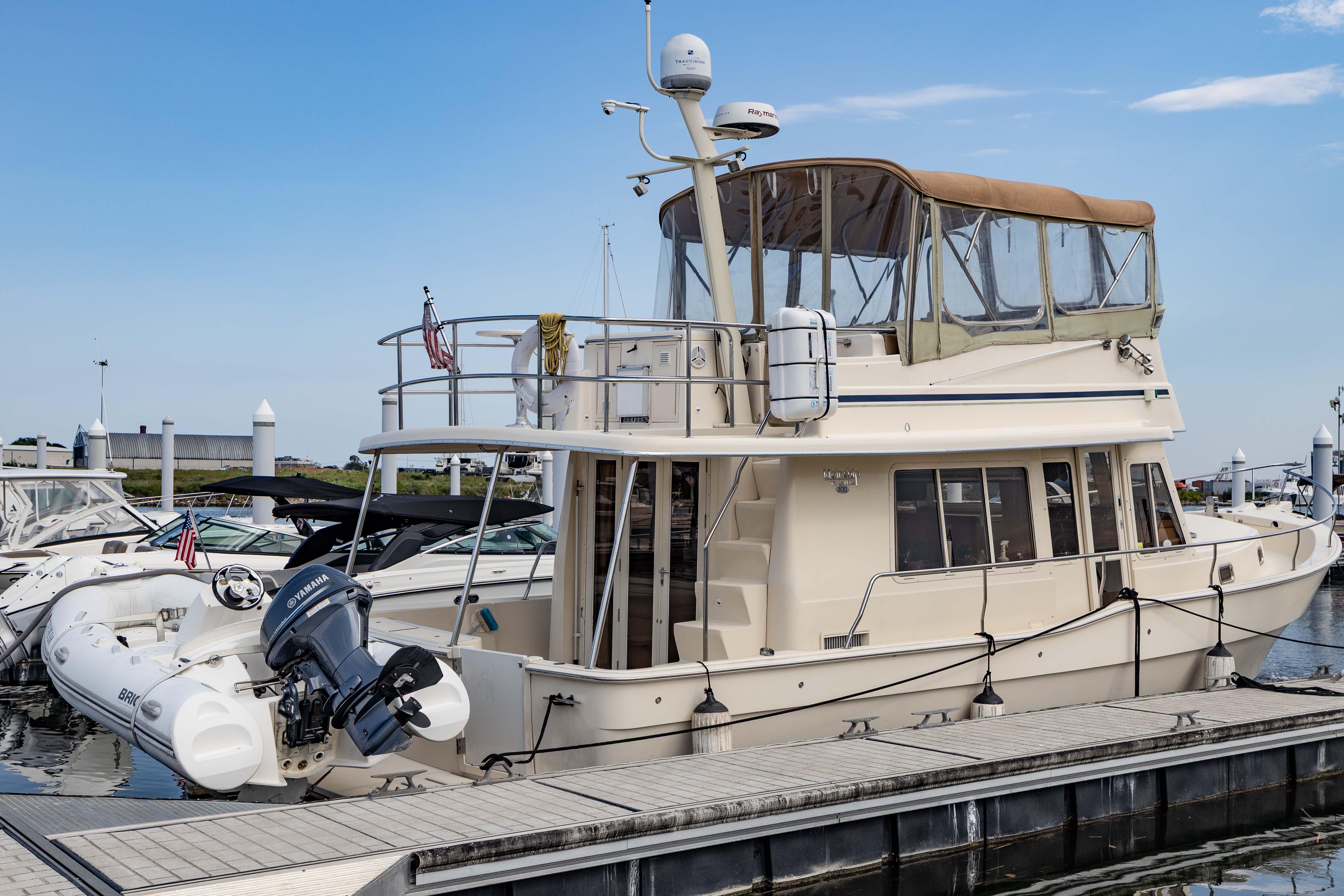 2006 Mainship 400 Trawler