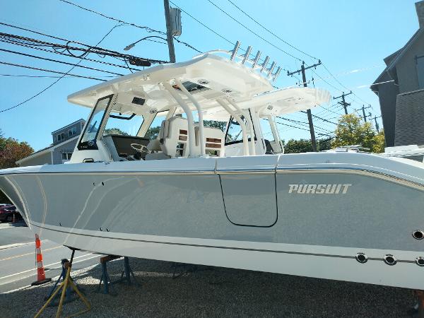 2025 Pursuit S 328 Sport