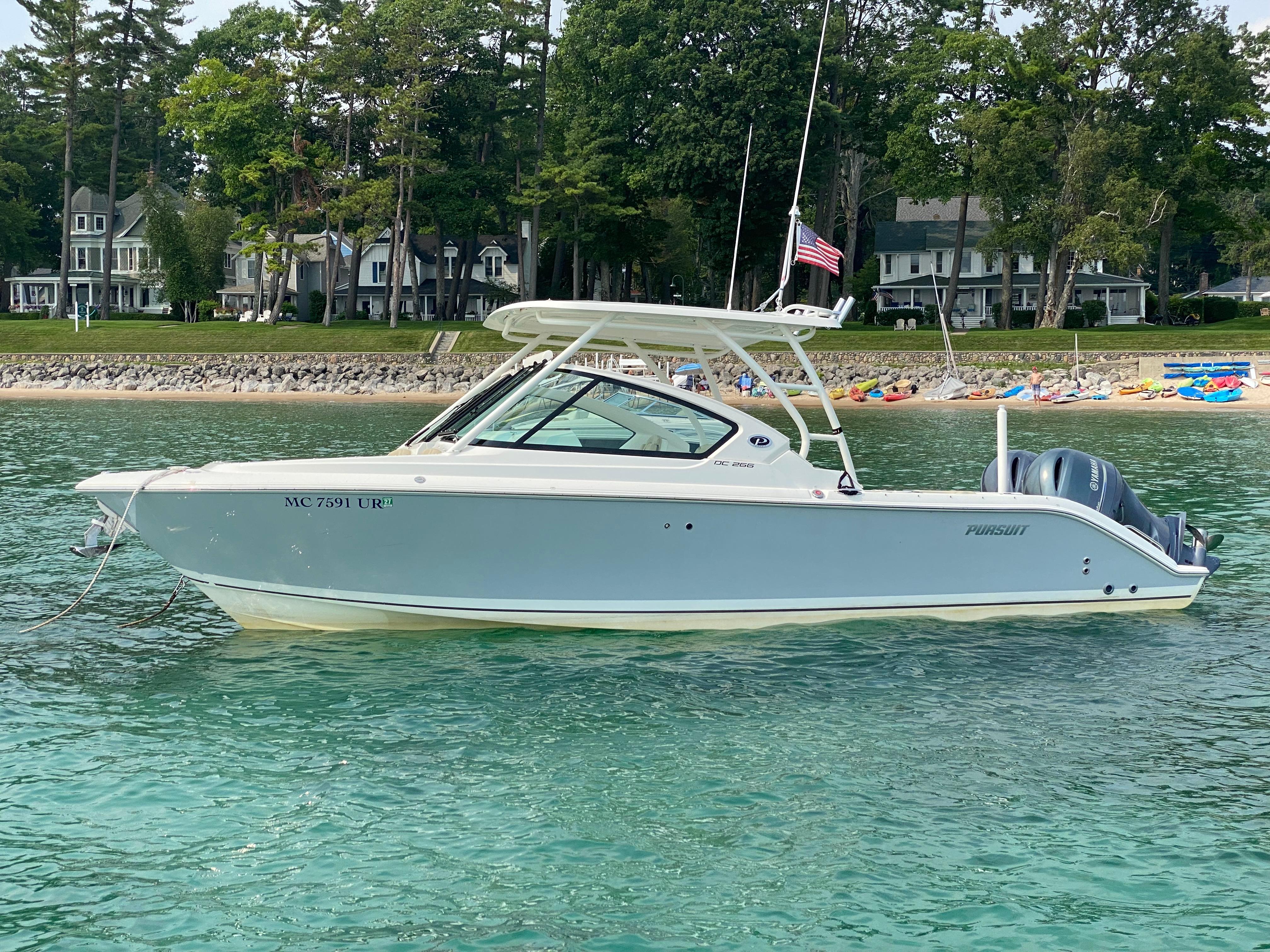 2021 Pursuit DC 266 Dual Console