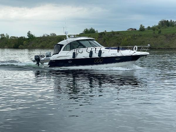 Cruisers Yachts 420 Sport Coupe