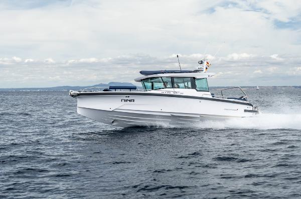 2025 Axopar 29 XC Cross Cabin