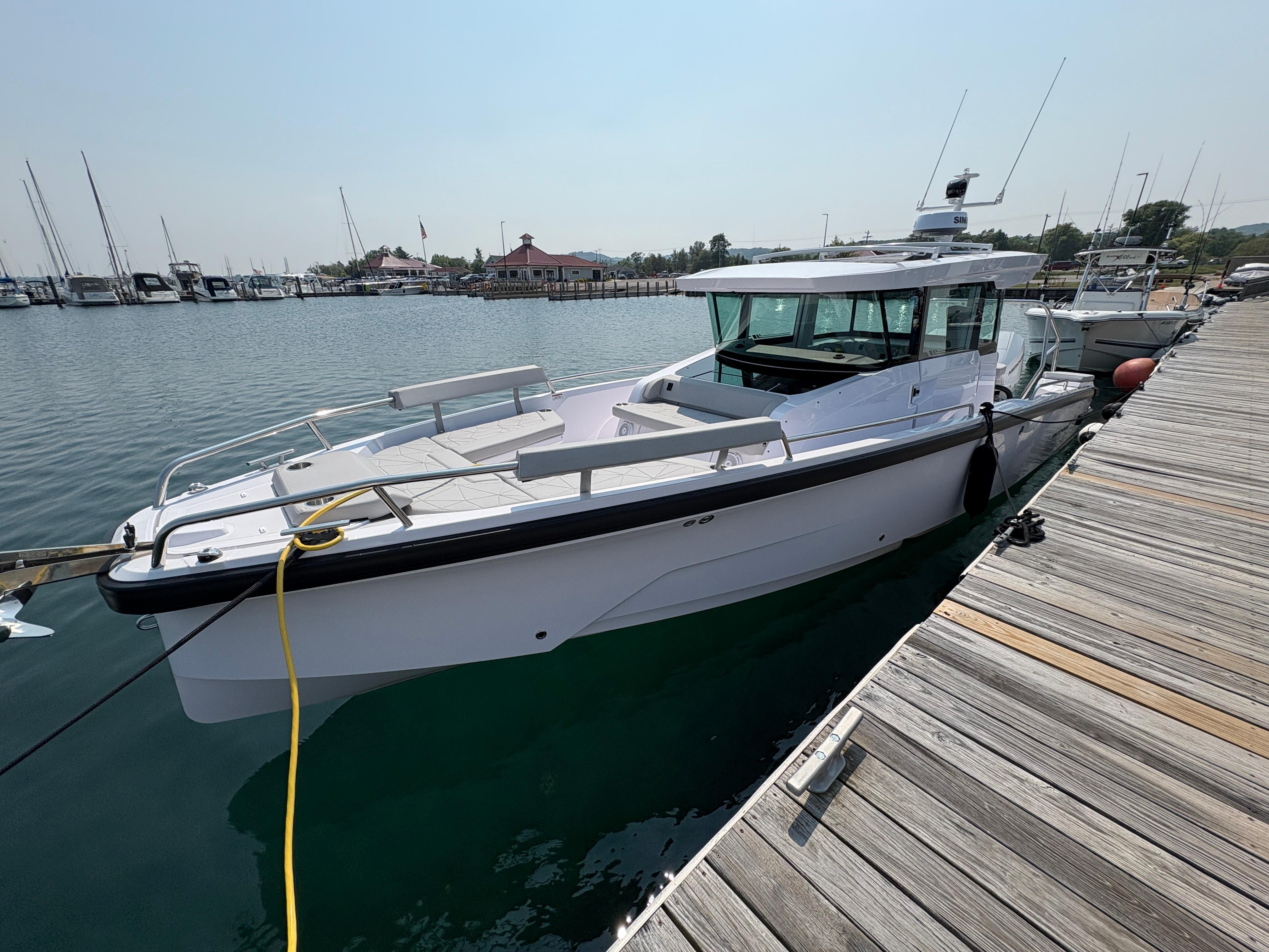 2025 Axopar 29 XC Cross Cabin