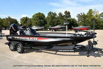 2026 Tracker Savage 215 Big Catch Package