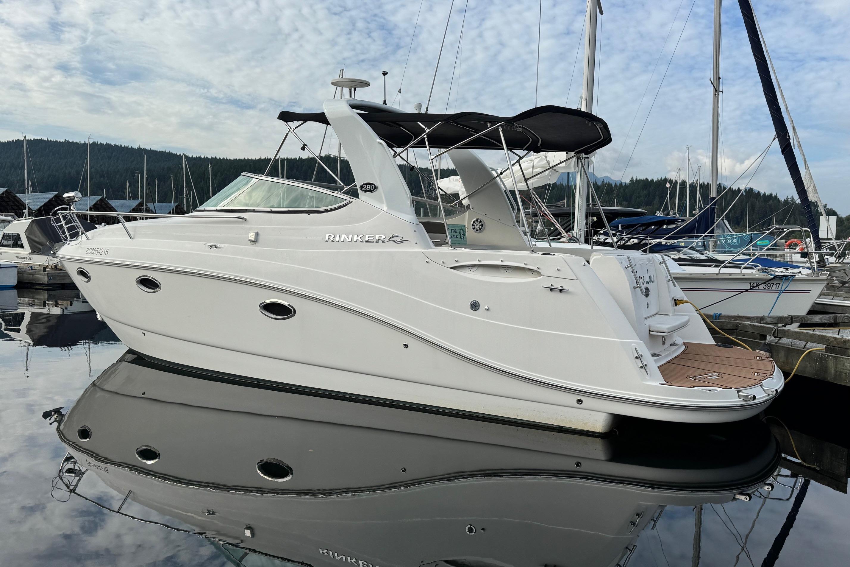 2008 Rinker 280 Express Cruiser