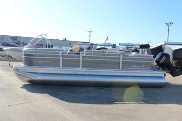 2025 Sun Tracker Party Barge 22 RF DLX