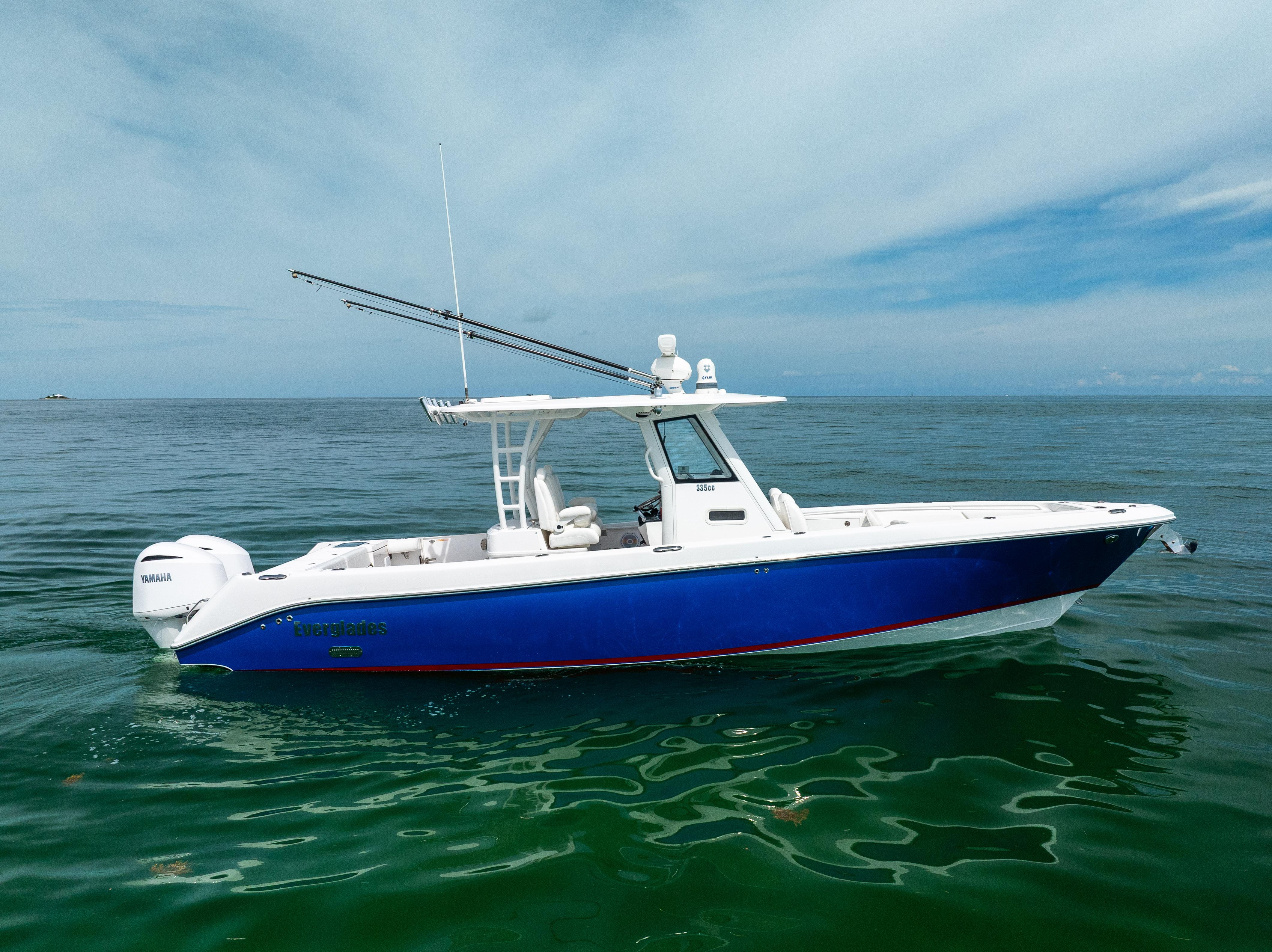 2019 Everglades 335 Center Console