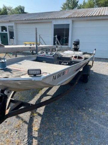 1986 Tracker BASS 16