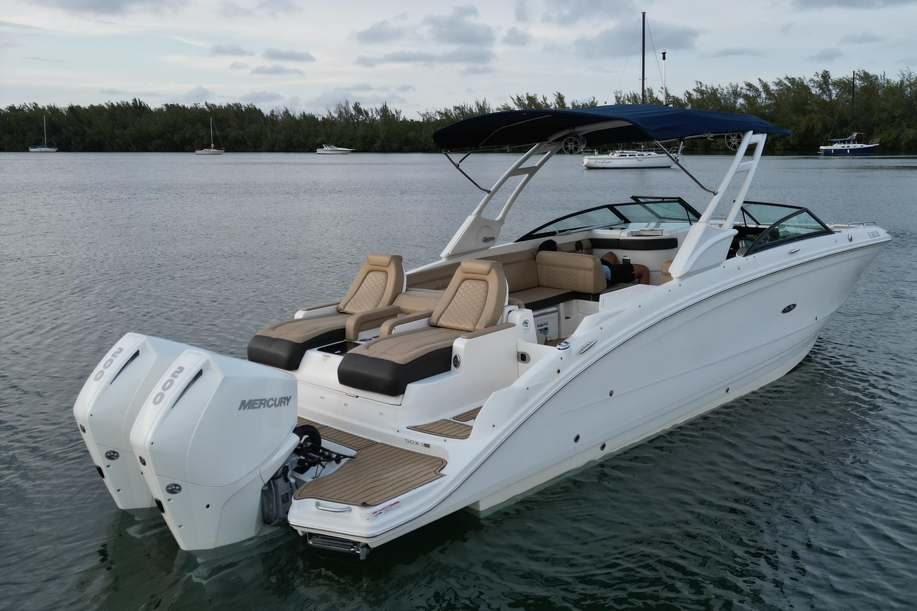 2021 Sea Ray SDX 290 Outboard