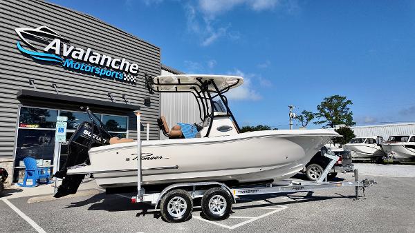 2025 Pioneer 222 Islander