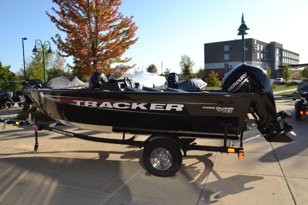 2025 Tracker Pro Guide V-16 SC