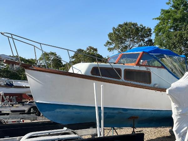 1971 Dyer 29 classic downeast bass boat- good value
