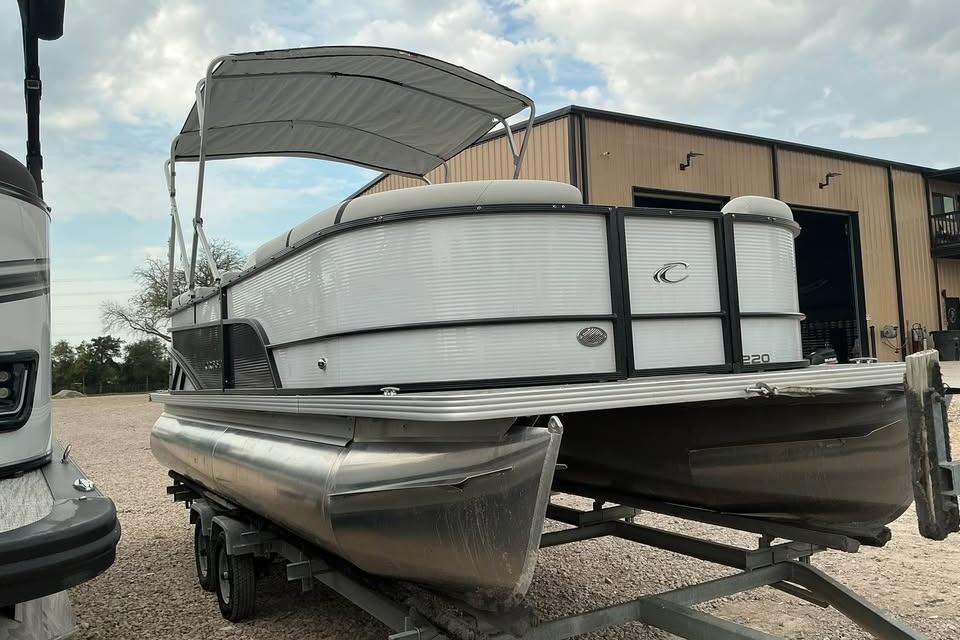 2023 Crest Classic LX 220