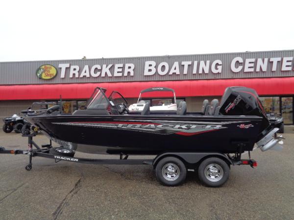 Tracker Targa V-19 Combo 2024 Tracker Targa V-19 Combo boat at Tracker Boating Center.