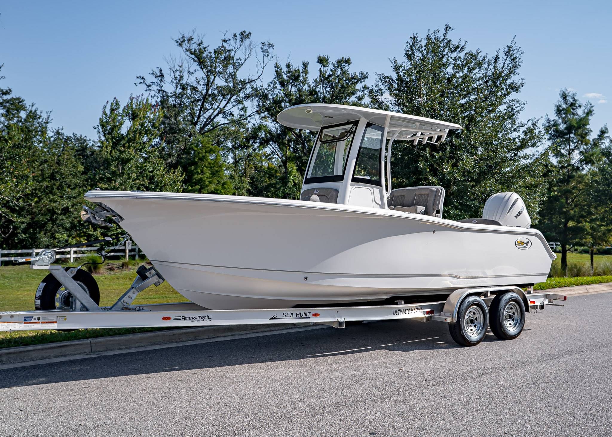 Sea Hunt Ultra 245 SE