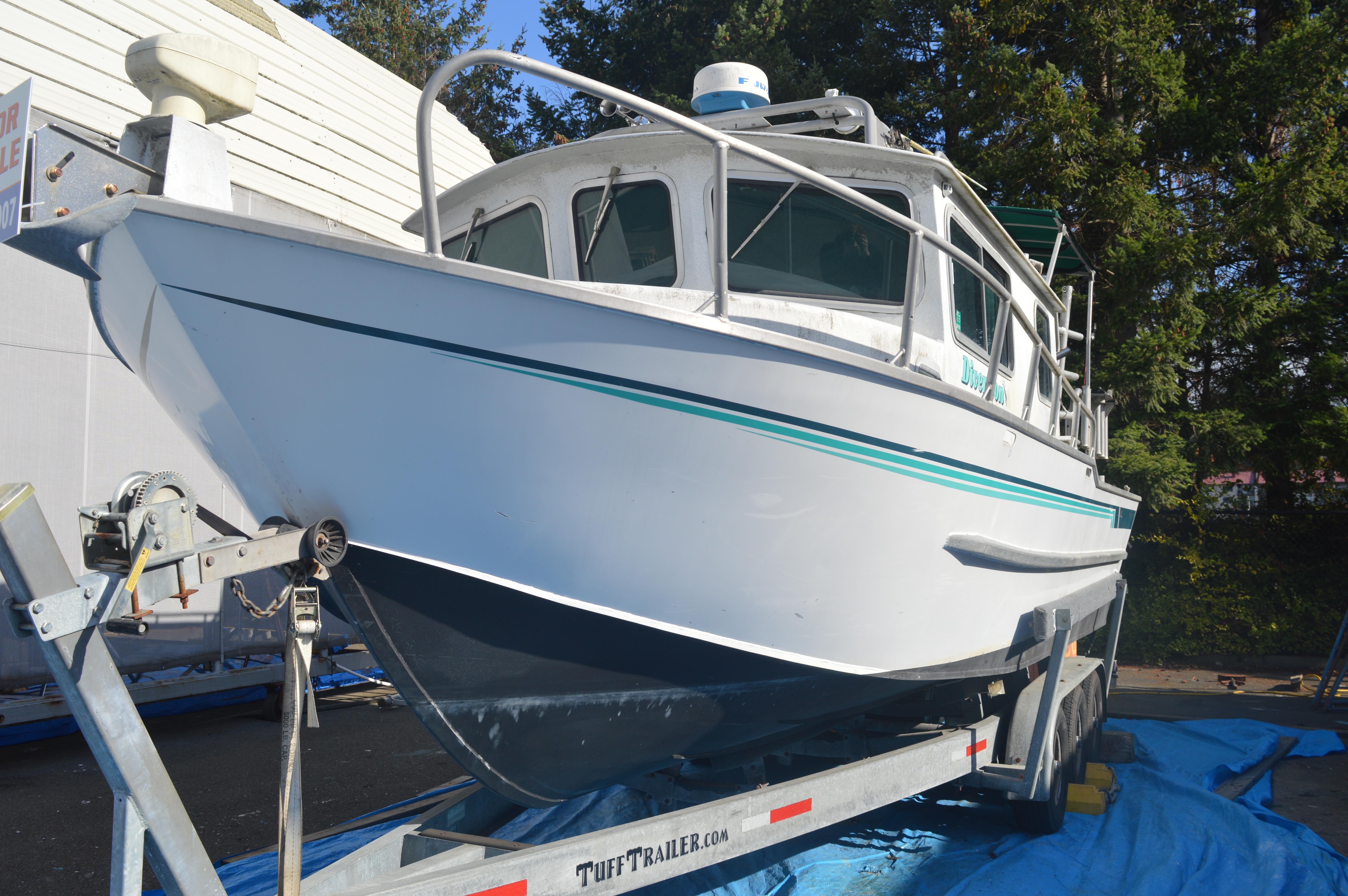 Centre Console Boats Available from Silver Streak Boats Ltd. Canada