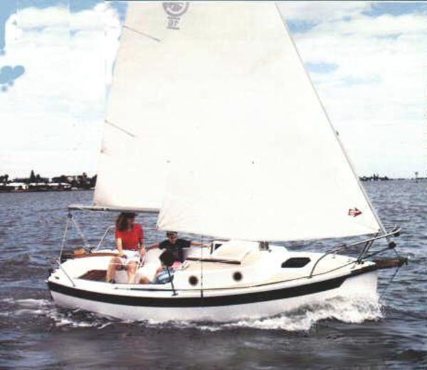 1981 Com-Pac 16
