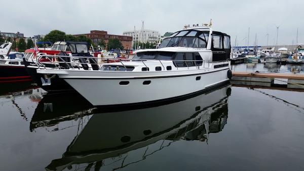 1998 Explorer Classic 44