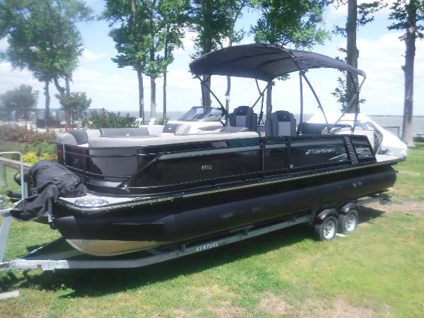 Starcraft MX 25 Q DH TRI Port Bow View