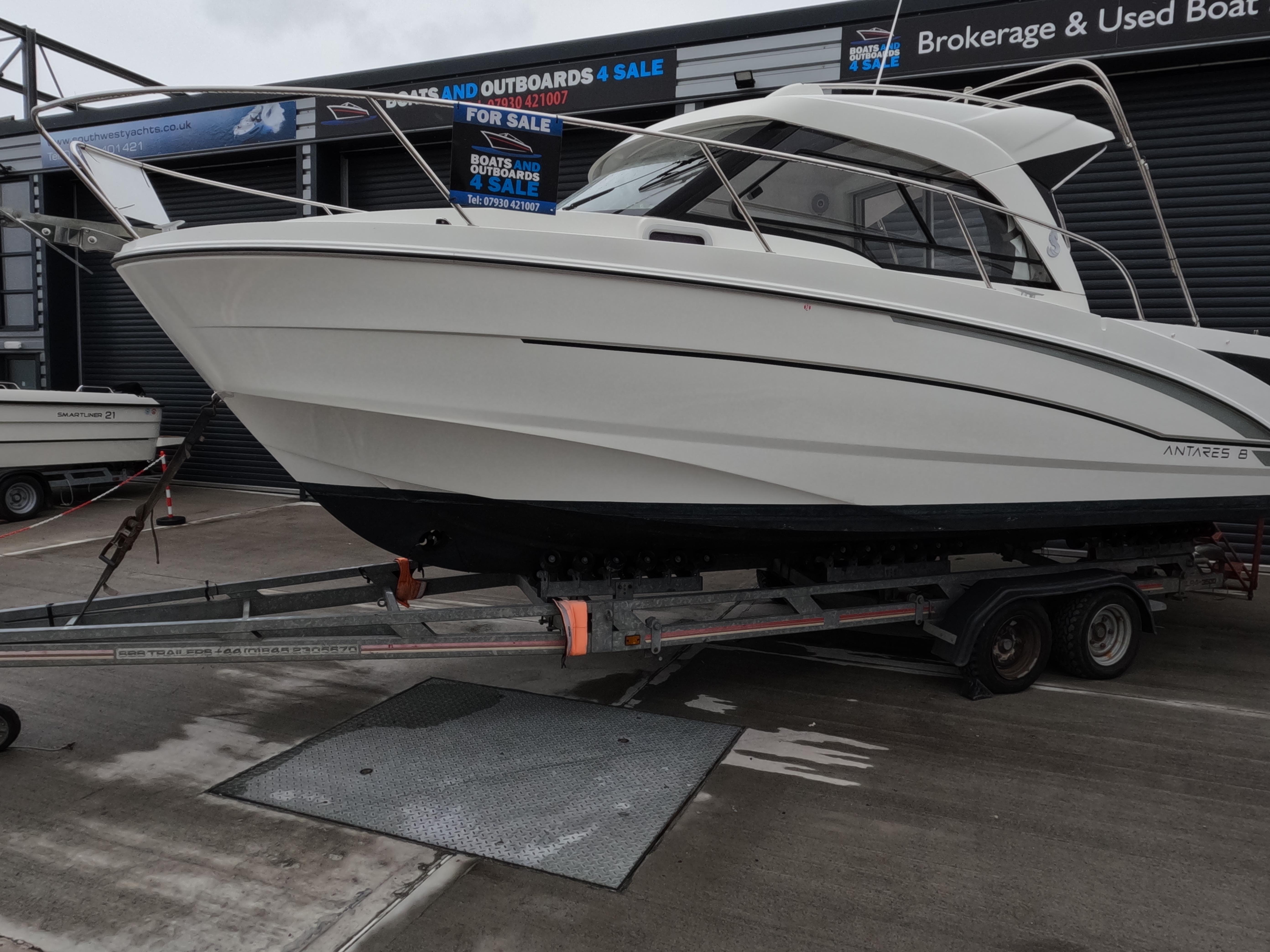 2020 Beneteau Antares 8 OB