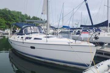 2004 Hunter 36