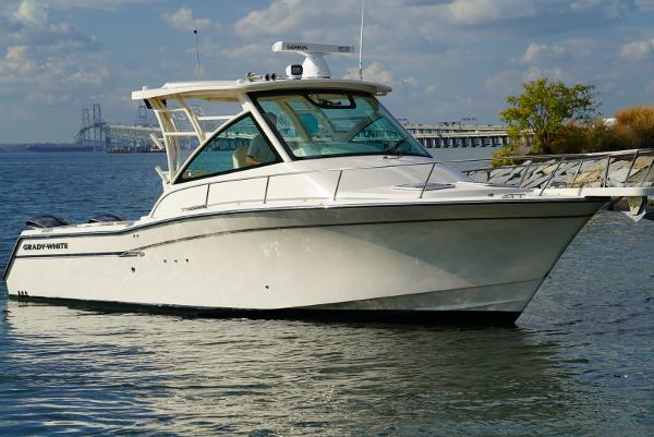 2016 Grady-White Express 330