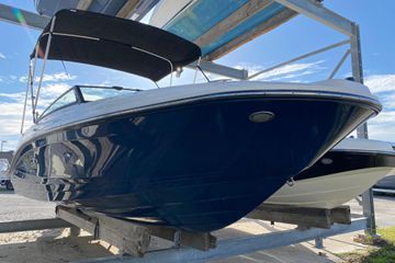 2018 Sea Ray SPX 230