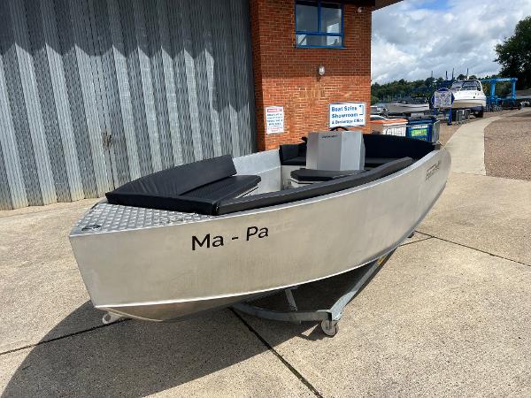 2018 Topcraft 606 Tender
