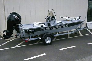Tracker Bass Tracker Classic CC 2026 Tracker Bass Tracker Classic CC boat on trailer, parked outdoors.