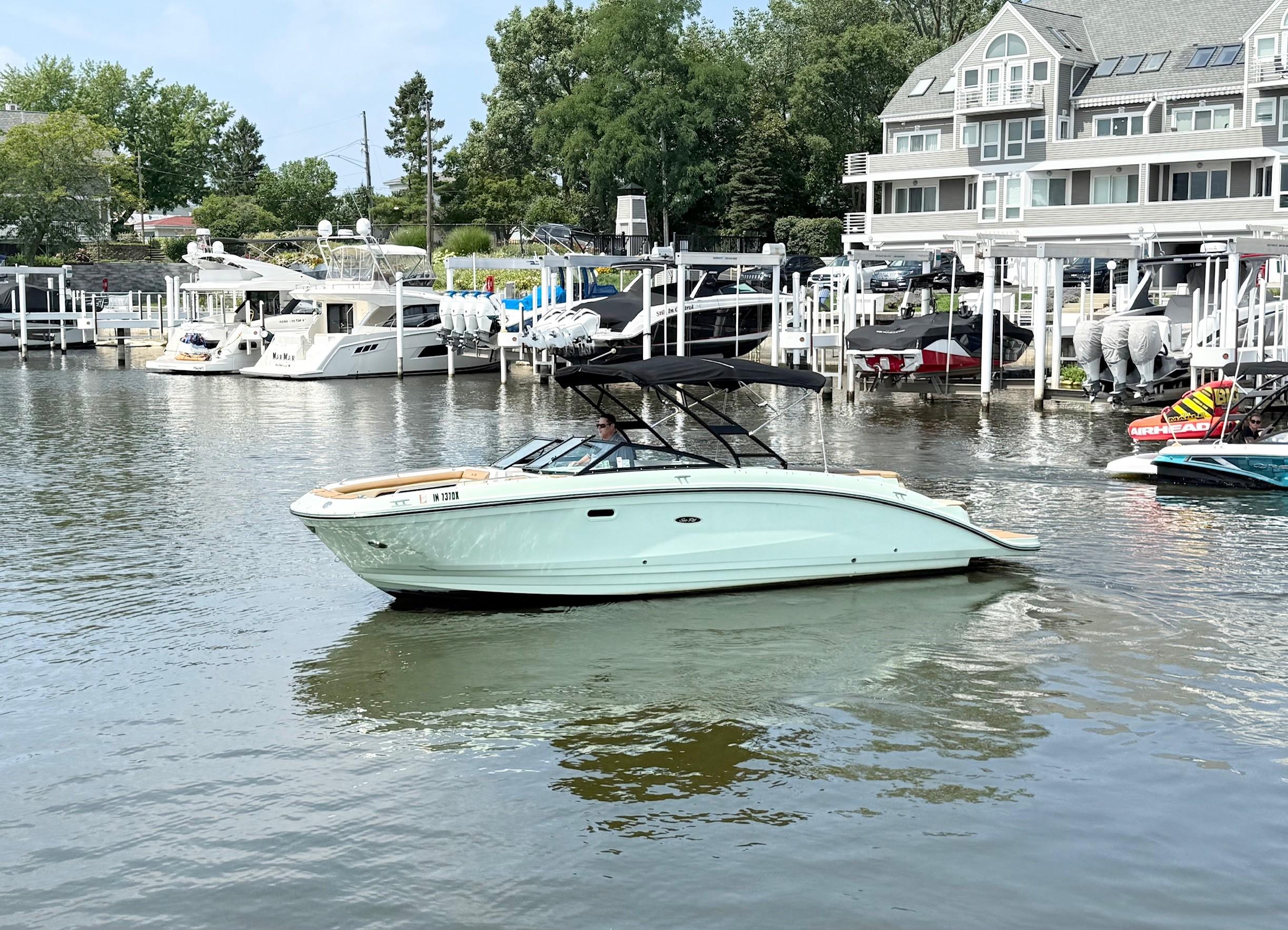 2015 Sea Ray SDX 270