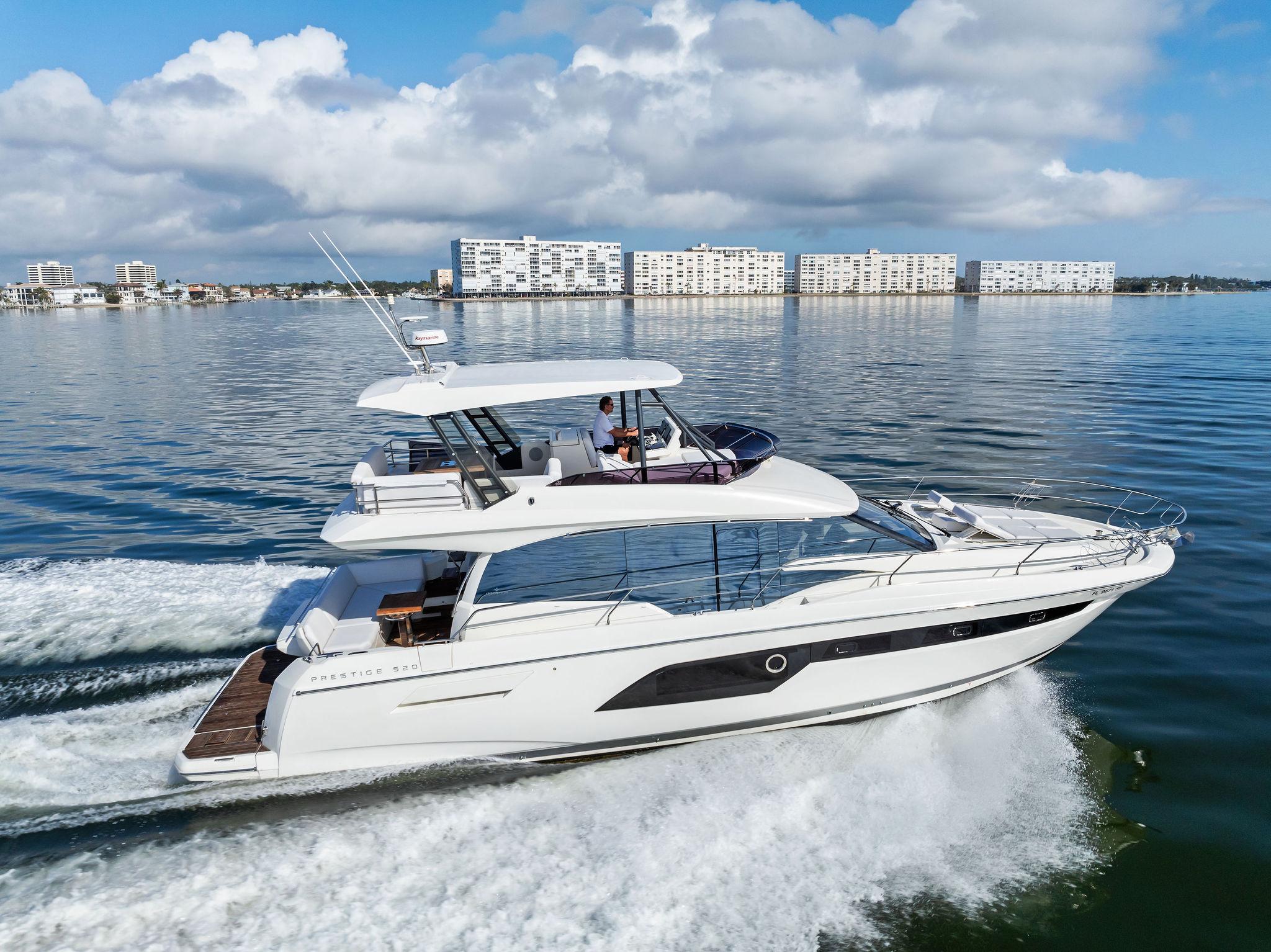 2019 Prestige 520 Fly