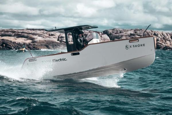 2022 X Shore Eelex 8000