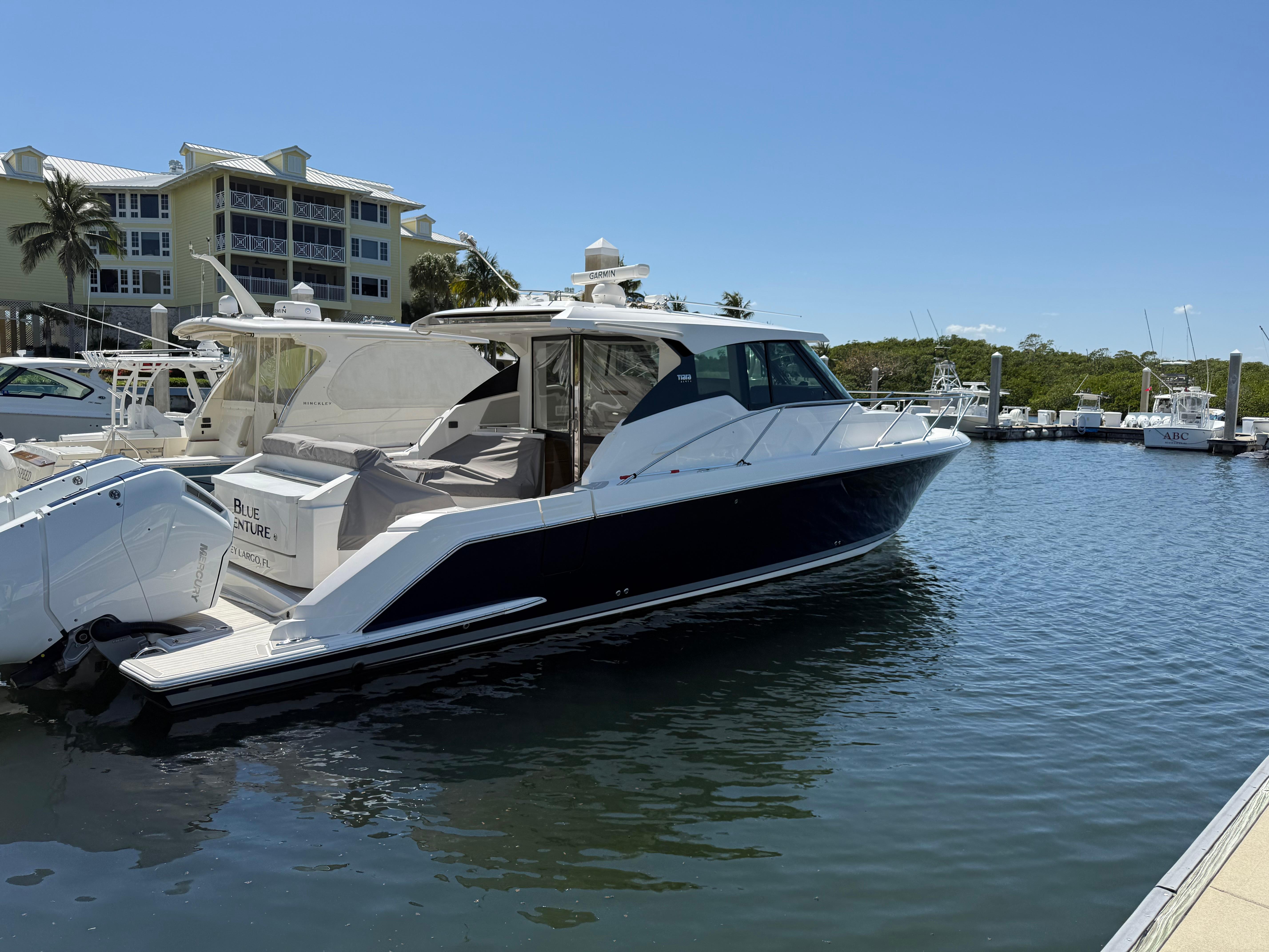 2023 Tiara Yachts 43 LE