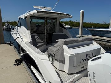 2023 Tiara Yachts 43 LE