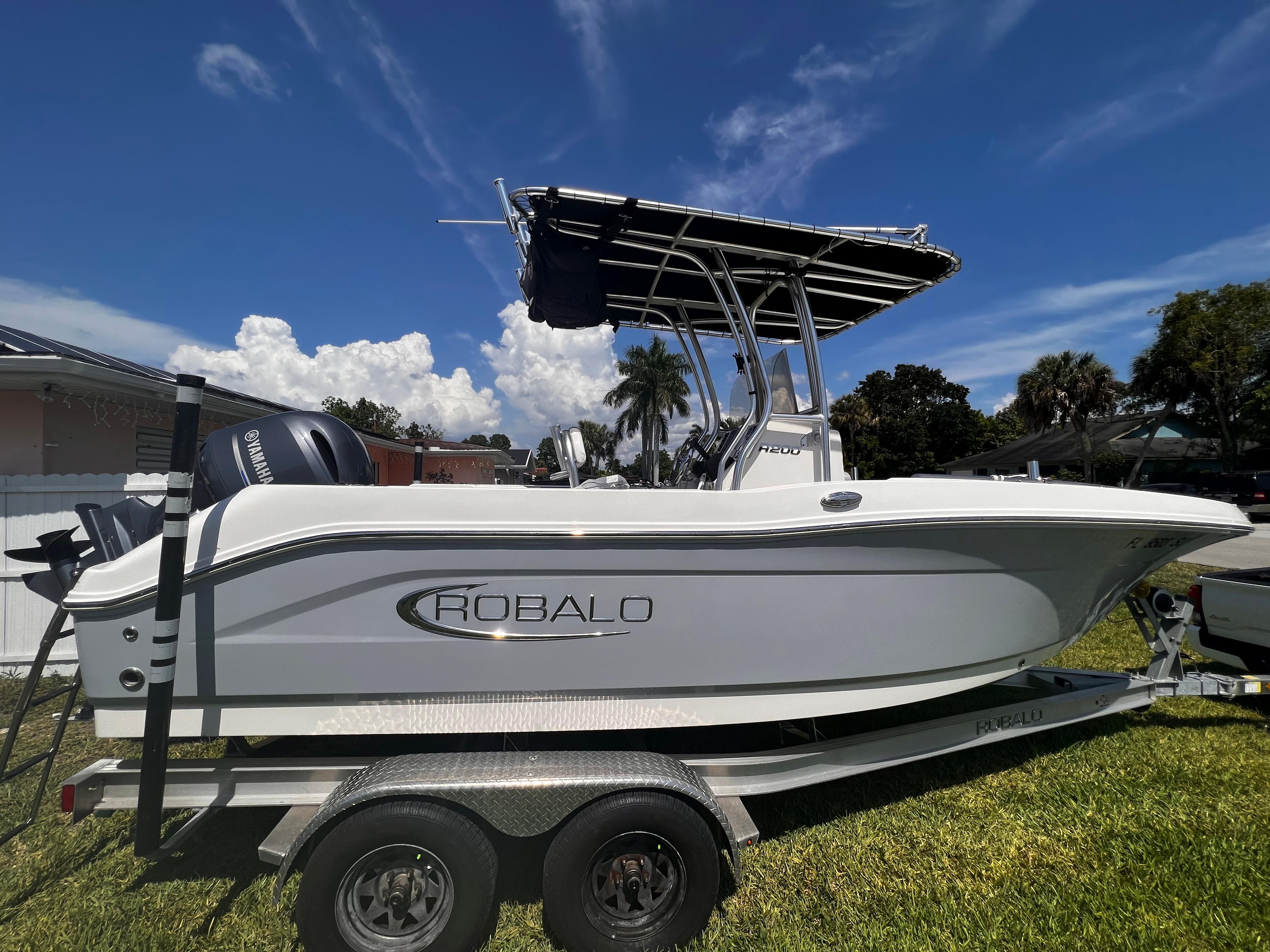 2021 Robalo R200 Center Console, Naples Florida