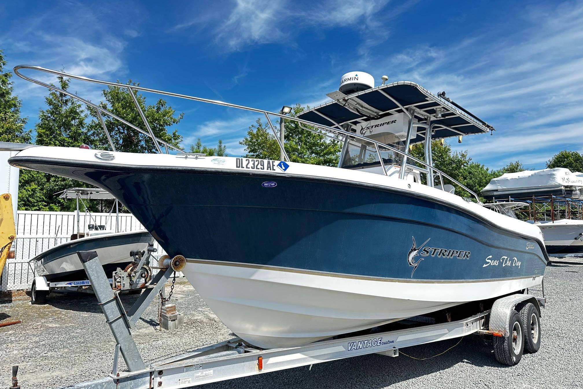 2006 Seaswirl Striper Striper Center Console