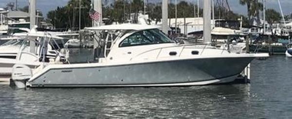 2019 Pursuit 385 Offshore
