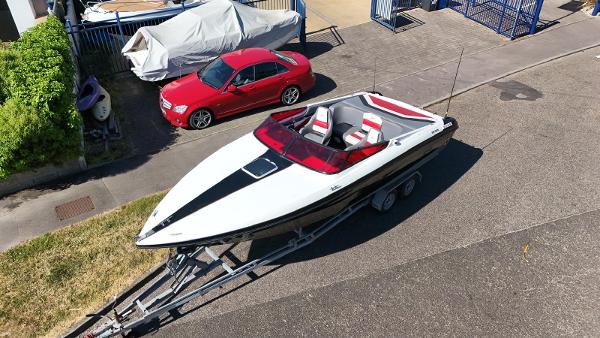 1989 Rinker 236 Captiva