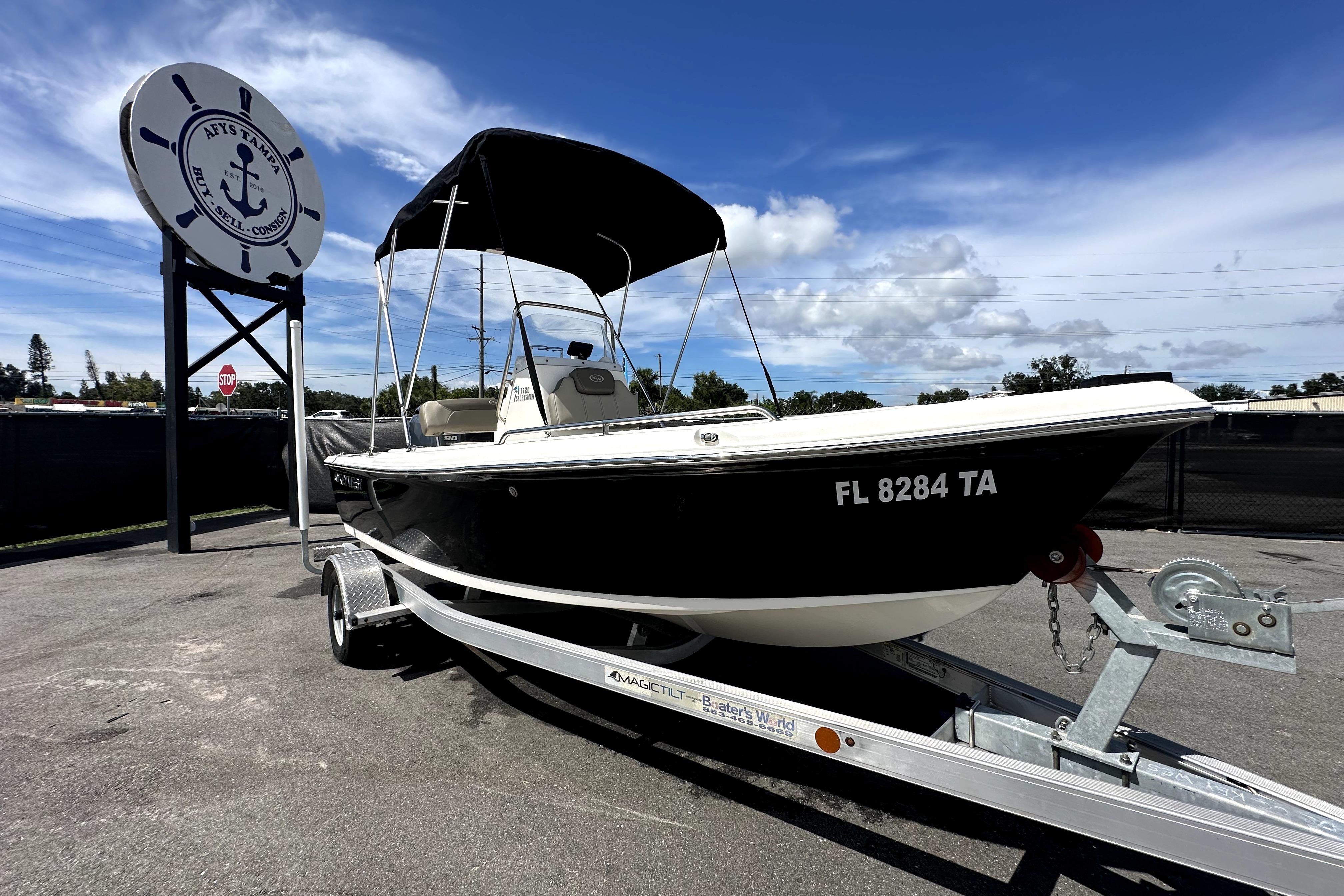 2022 Key West 1720 Center Console