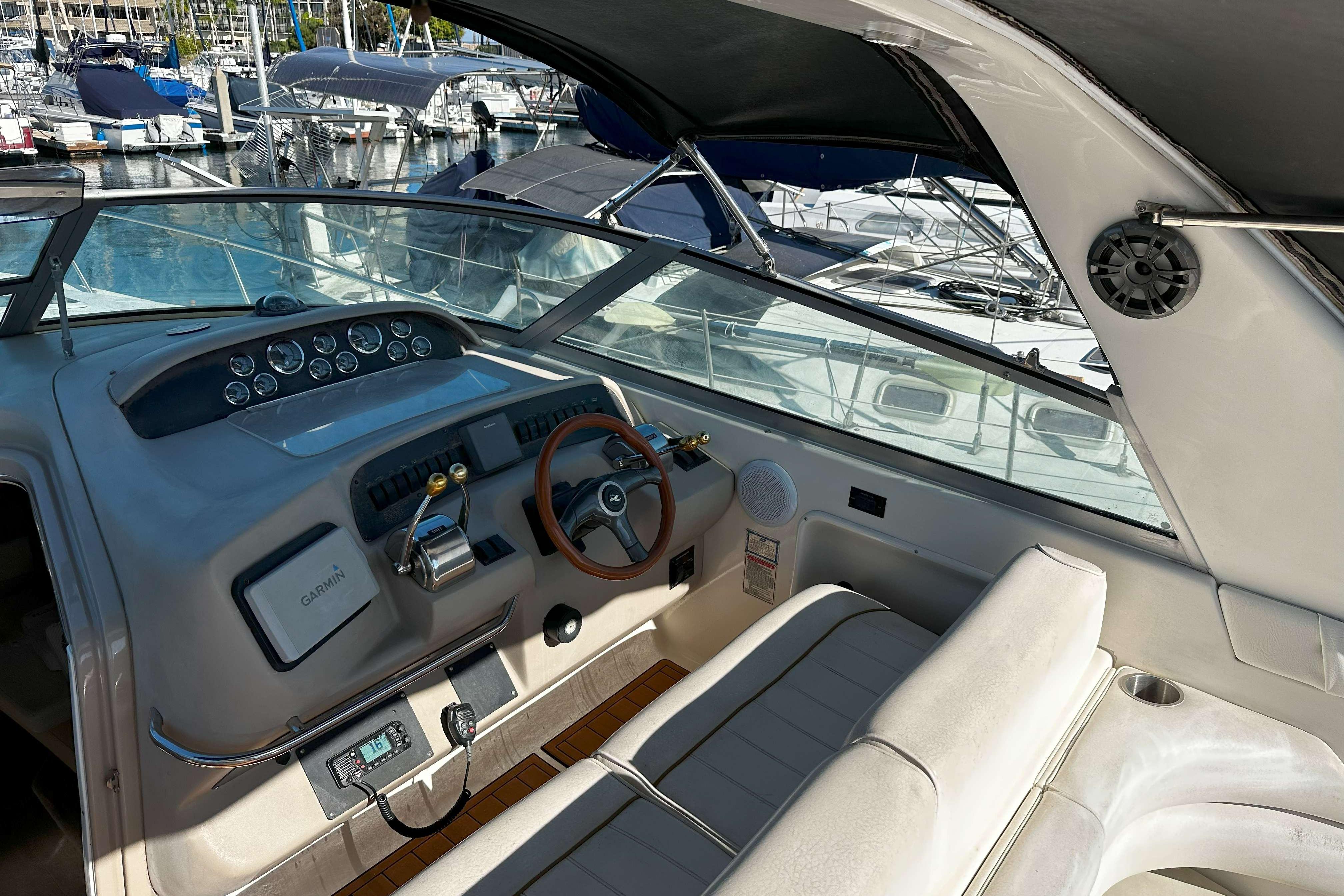 1999 Sea Ray 330 Sundancer