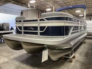 Bennington 22 SS