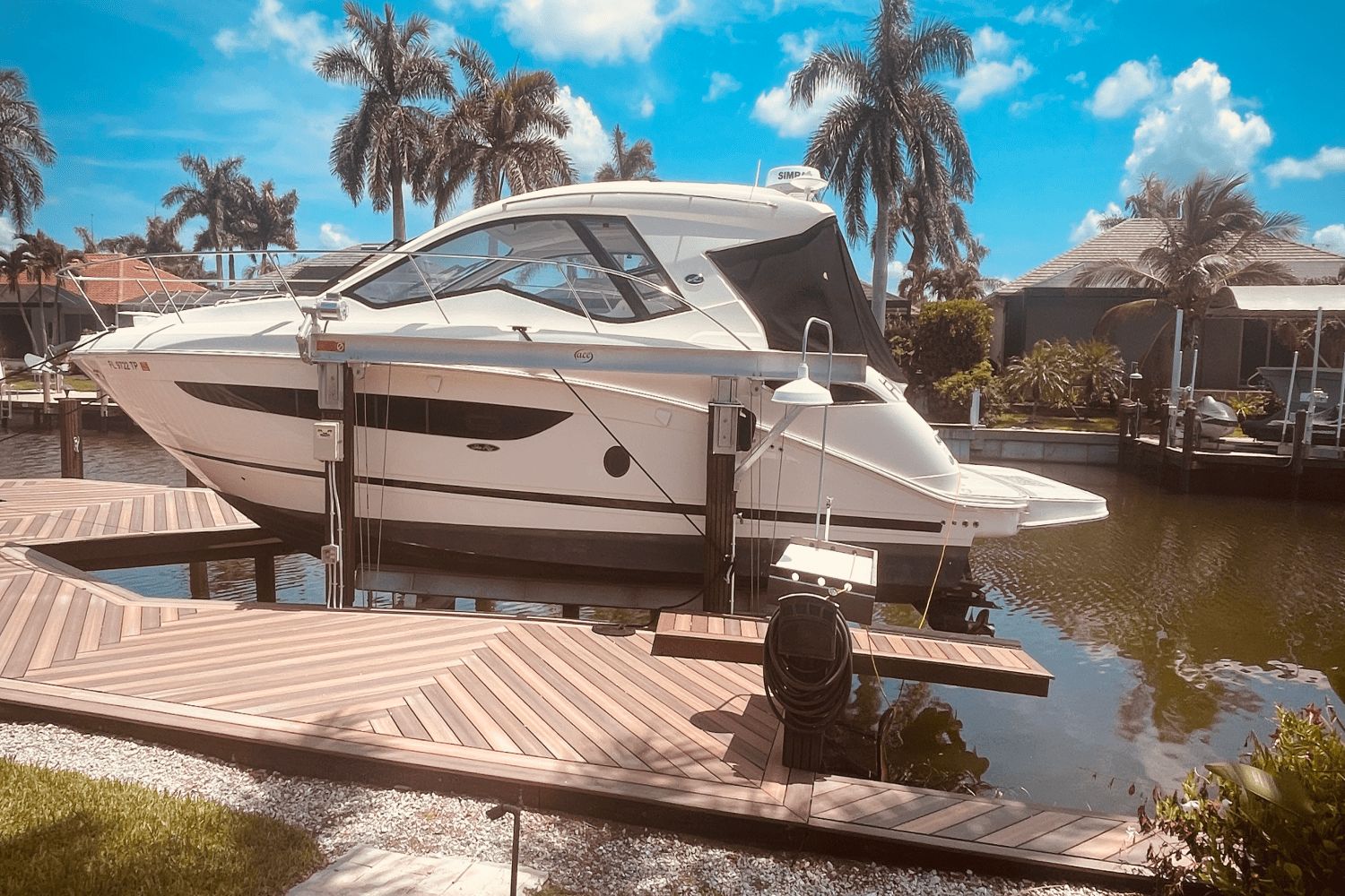 2021 Sea Ray 350 Sundancer Coupe