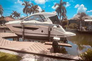 Sea Ray 350 Sundancer Coupe