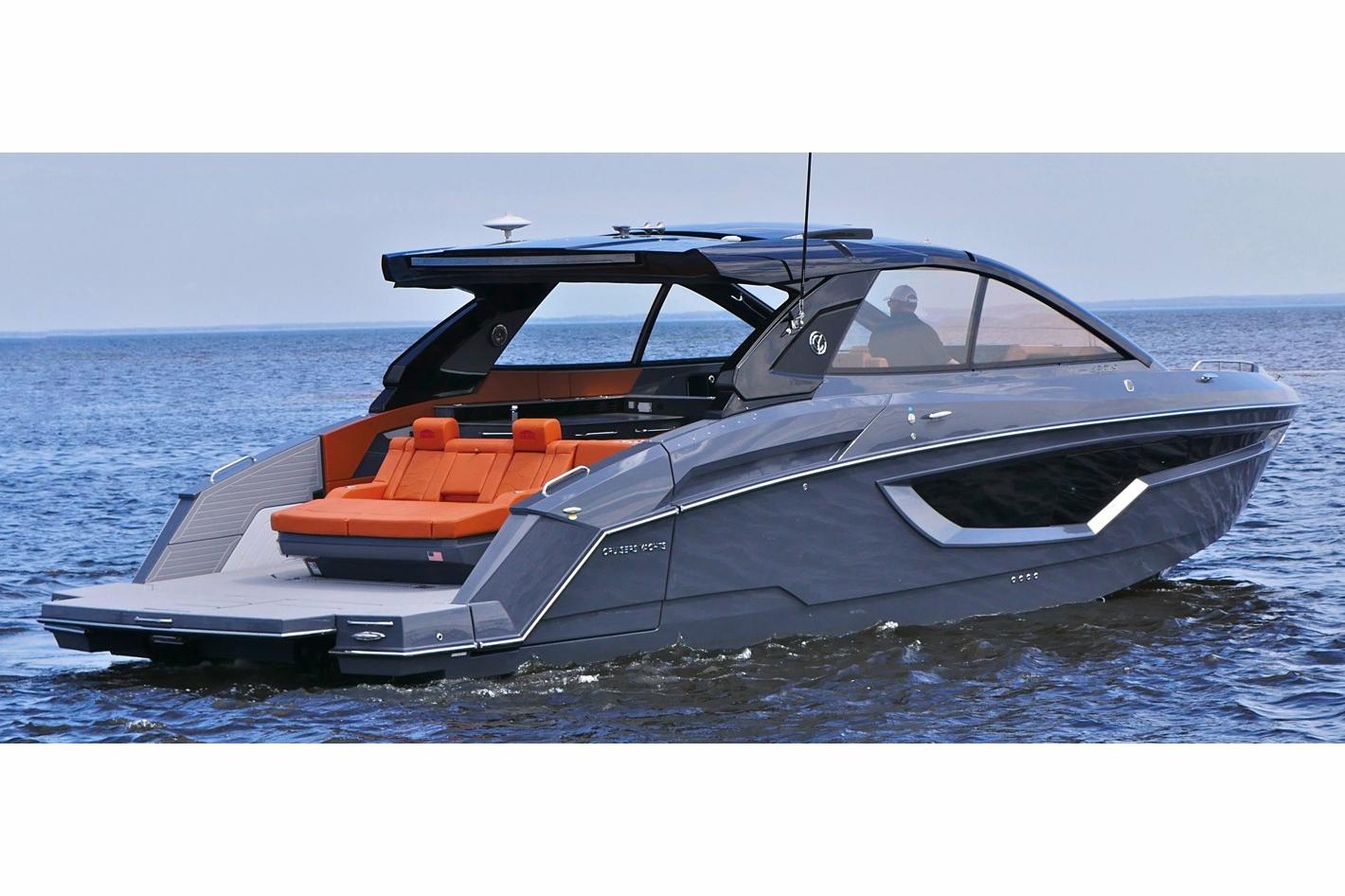 Cruisers Yachts Boat image