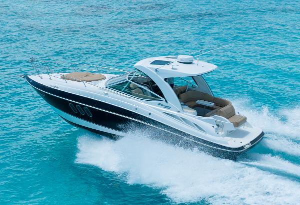 2015 Cruisers Yachts 350 Express