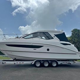 2017 Sea Ray Sundancer 350 Coupe