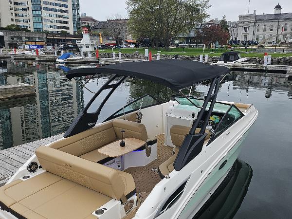 2022 Sea Ray SDX 250
