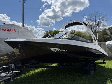 2025 Yamaha Boats AR190