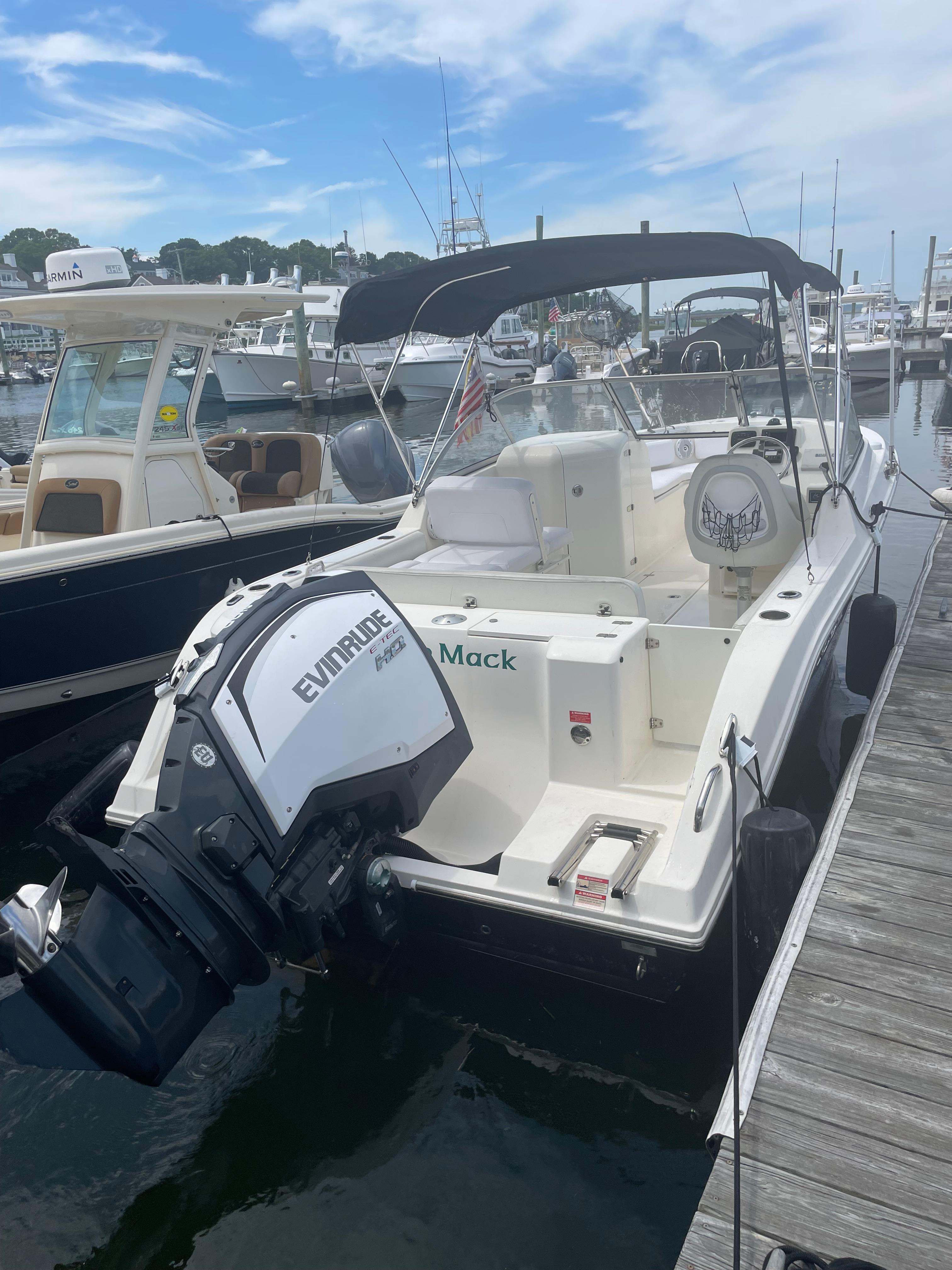2015 Cobia DC 22